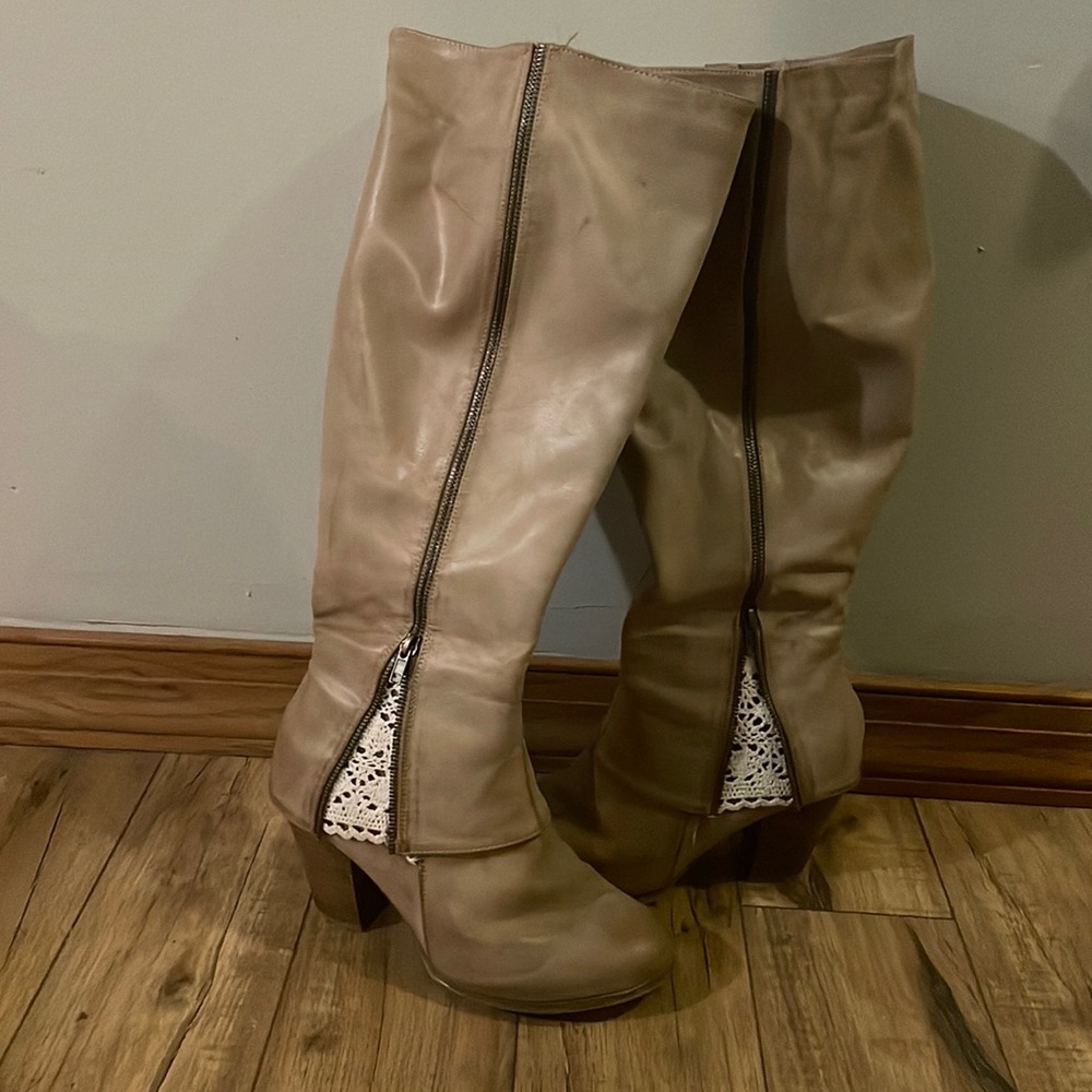 Torrid size 10.5 wide calf boots